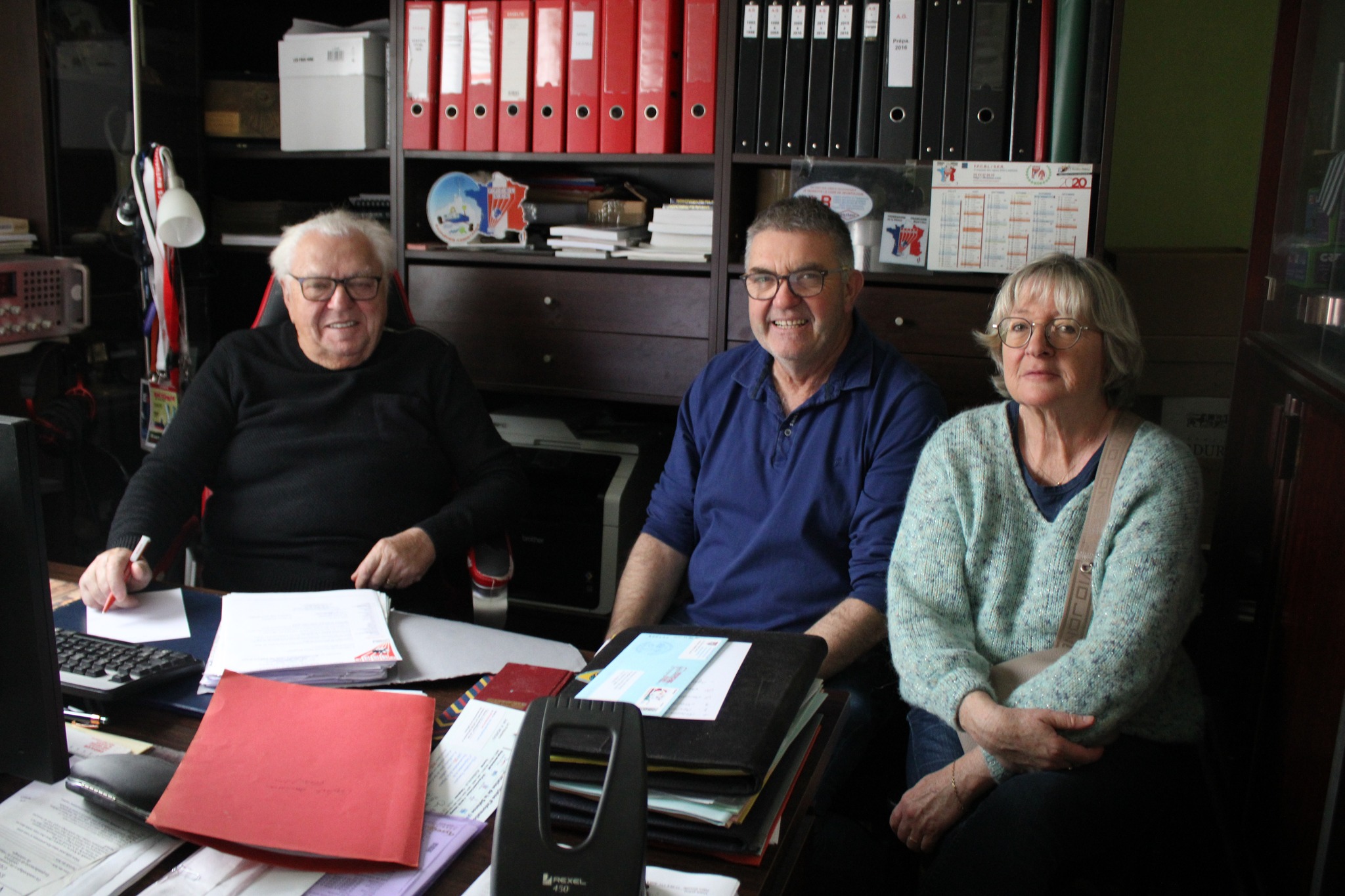 rencontre de deux responsables associatifs