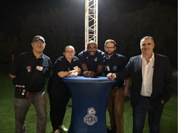 Photo de groupe réunissant l’équipe du Nantes Basket Hermine, membres Ouest Radio Assistance et plusieurs élus de la Ville de Nantes