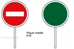 Illustrations: panneau vert et panneau sens interdit