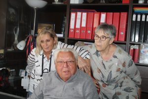 Photo de André ANTONIO Président de la FFCBL/SER et deux nouvelles membres