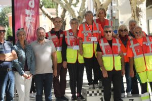 Photo de groupe de membres de la FFCBL/SER lors de l'hommage à Manu 34
